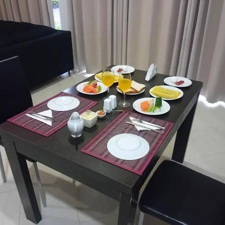 Hotel Blue Bird Negombo Ngoại thất bức ảnh