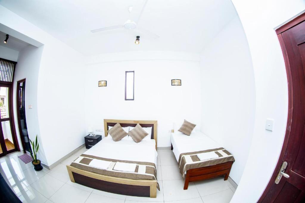 Hotel Blue Bird Negombo Ngoại thất bức ảnh